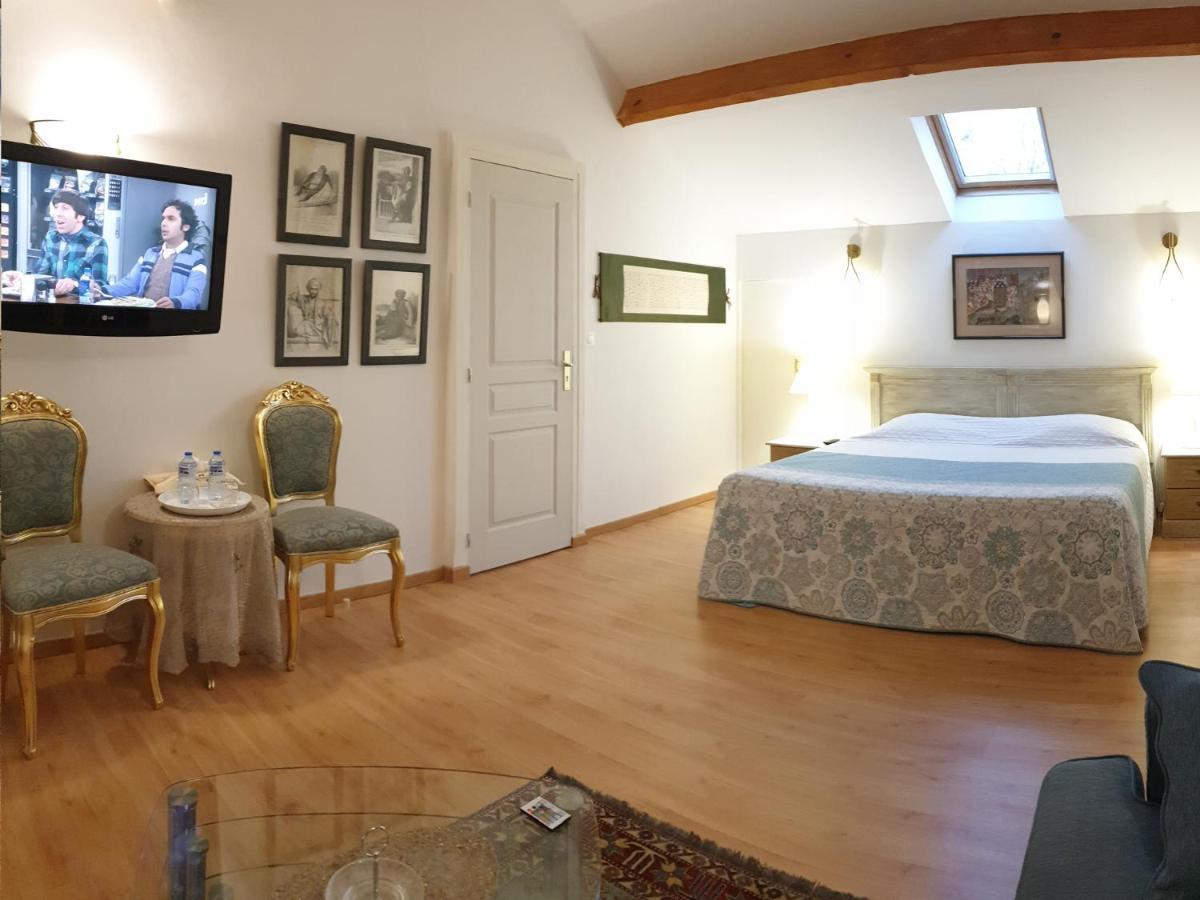 Suite indépendante de 66m2 tout confort et calme Villefranche-de-Rouergue Extérieur photo