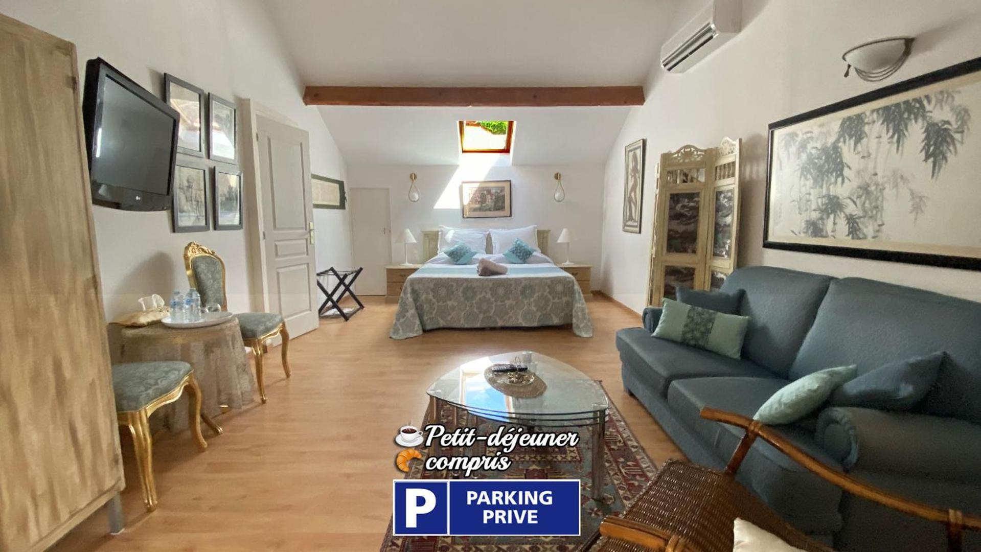 Suite indépendante de 66m2 tout confort et calme Villefranche-de-Rouergue Extérieur photo